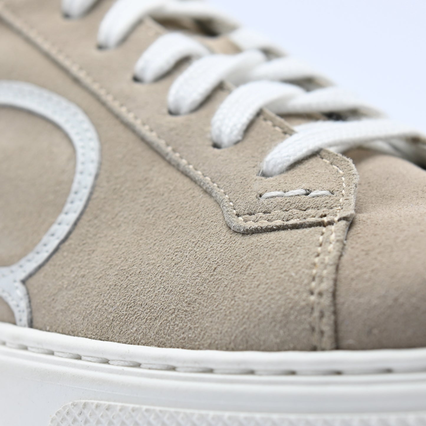 "Detailansicht des CYBRUS Sneakers 49er in beige weiss"