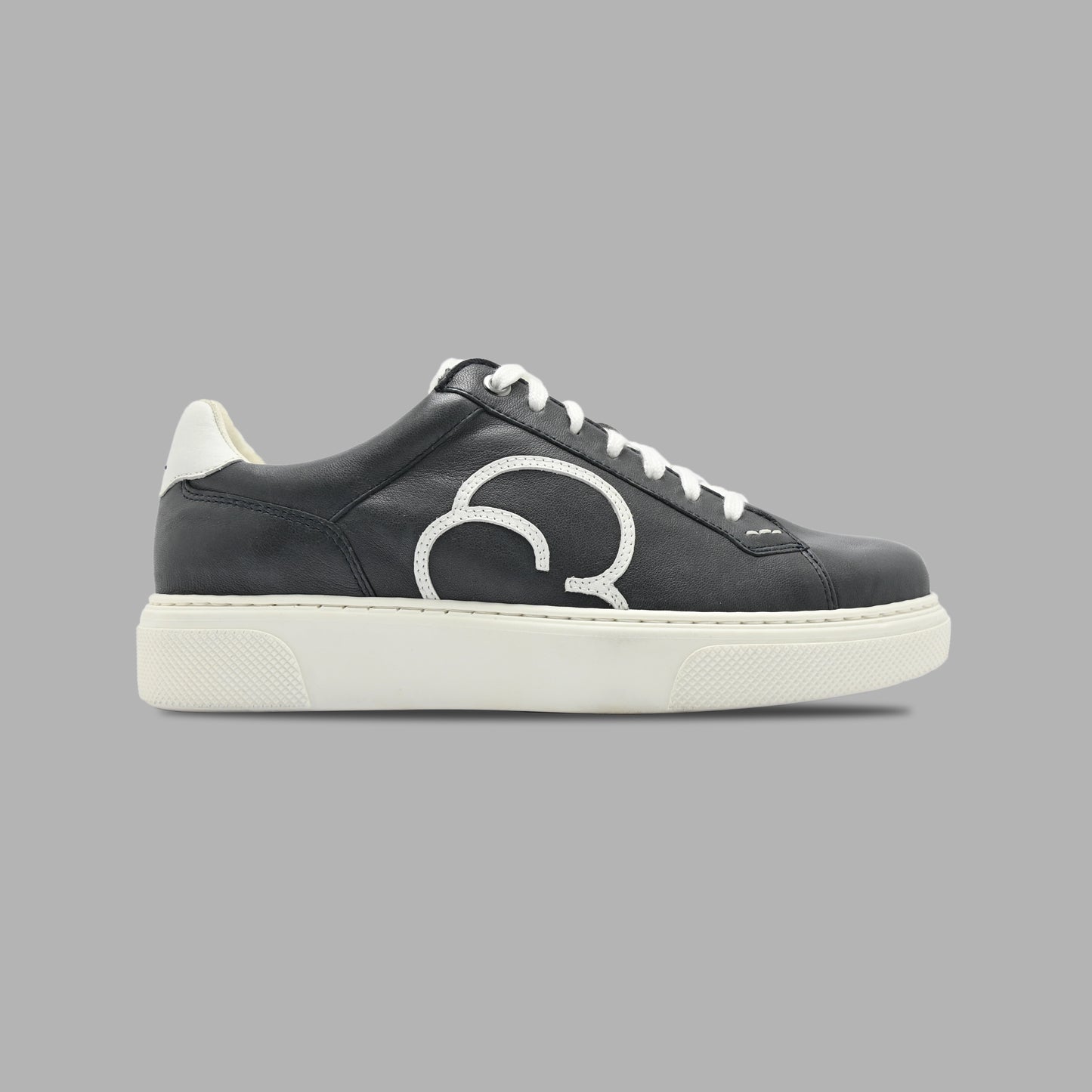 "Seitenansicht des CYBRUS Sneakers 49er in dunkelblau weiss"