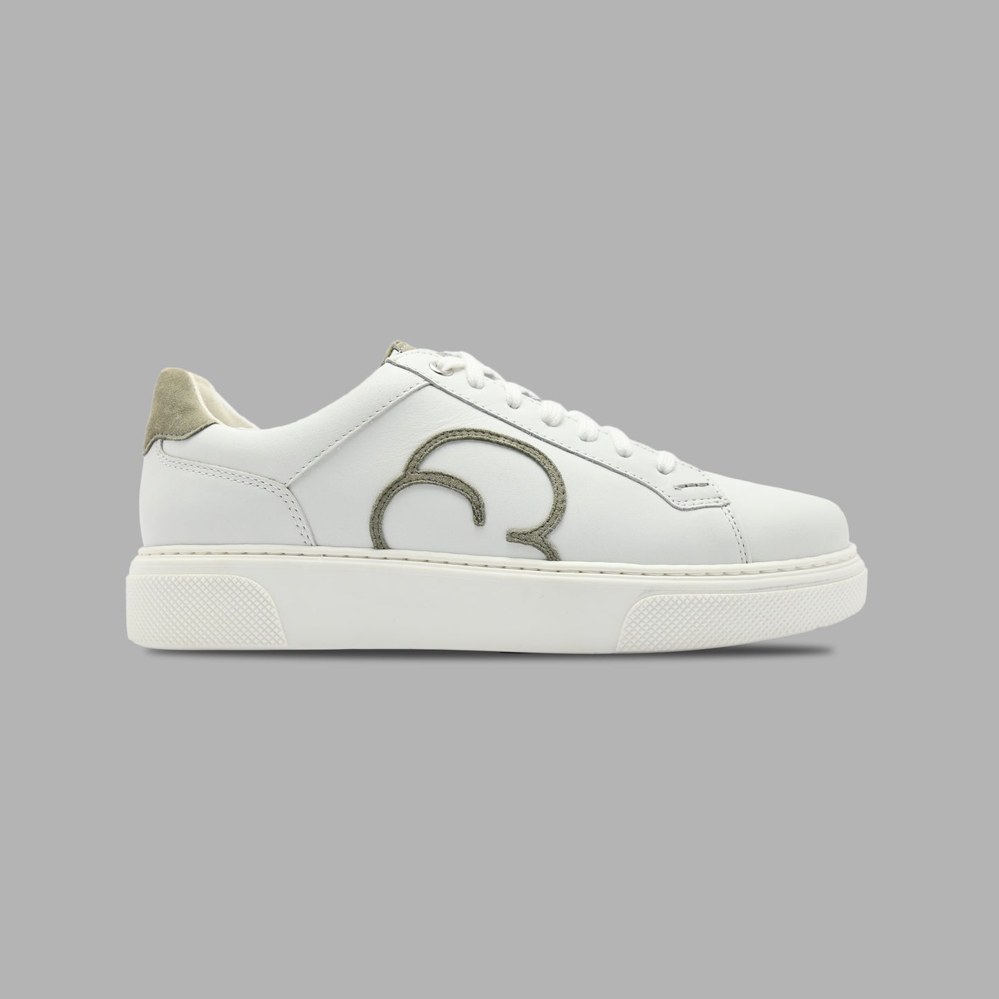 "Seitenansicht des CYBRUS Sneakers 49er in weiss khaki"