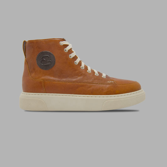 "Seitenansicht des CYBRUS Sneakers 51er in hellbraun"