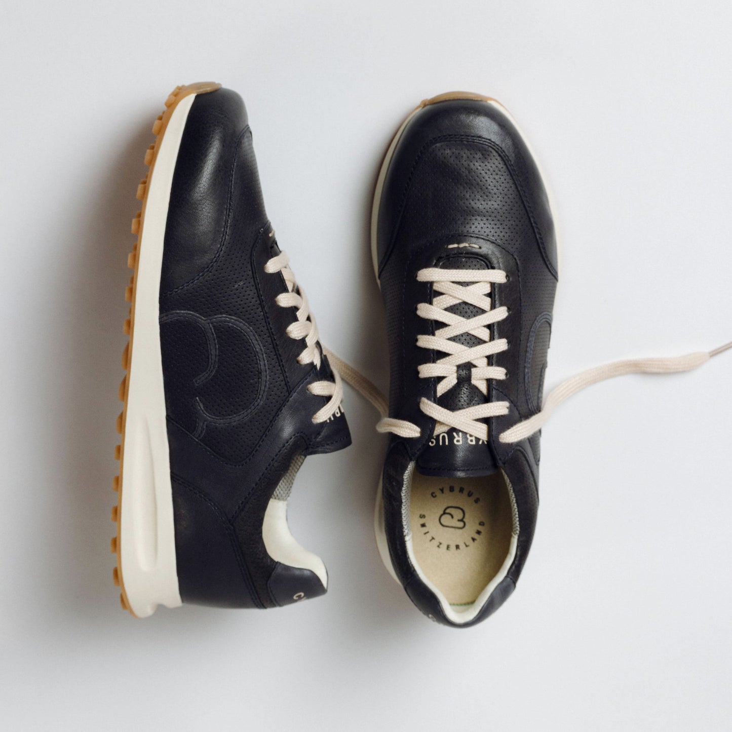 "Paarfoto der CYBRUS Sneakers ANNERY in dunkelblau"