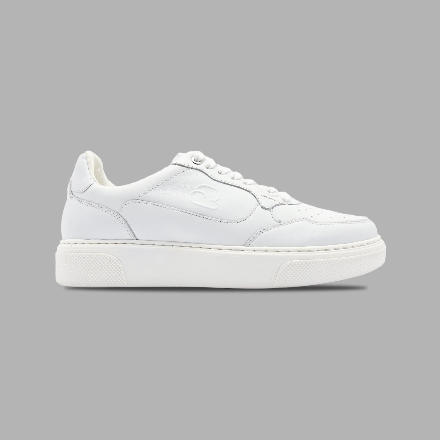 "Seitenansicht des CYBRUS Sneakers HAULA in weiss"