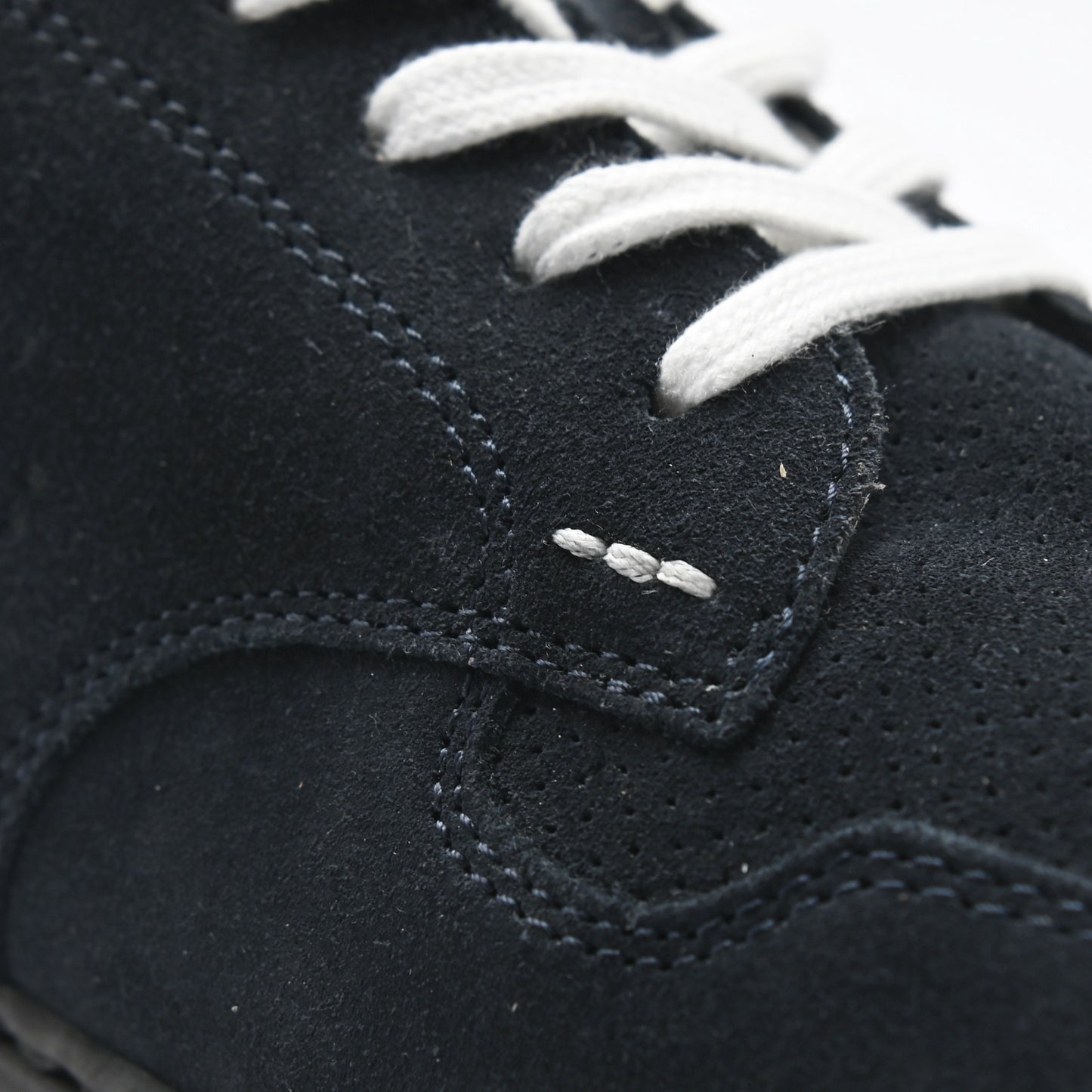 "Detailansicht des CYBRUS Sneakers NOLD in dunkelblau"