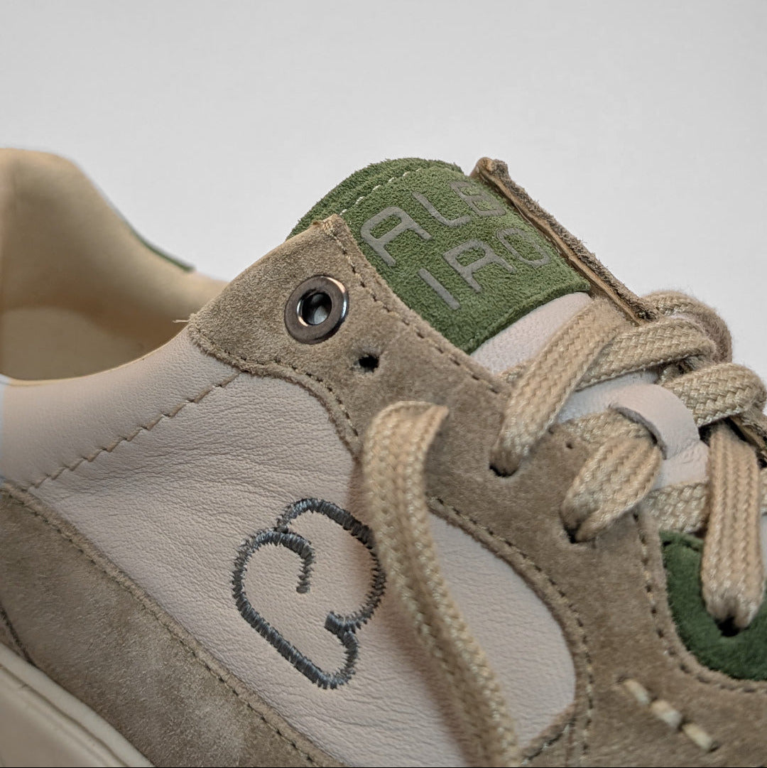 "Detailansicht des CYBRUS-ALBIRO Sneaker in beige / weiss"