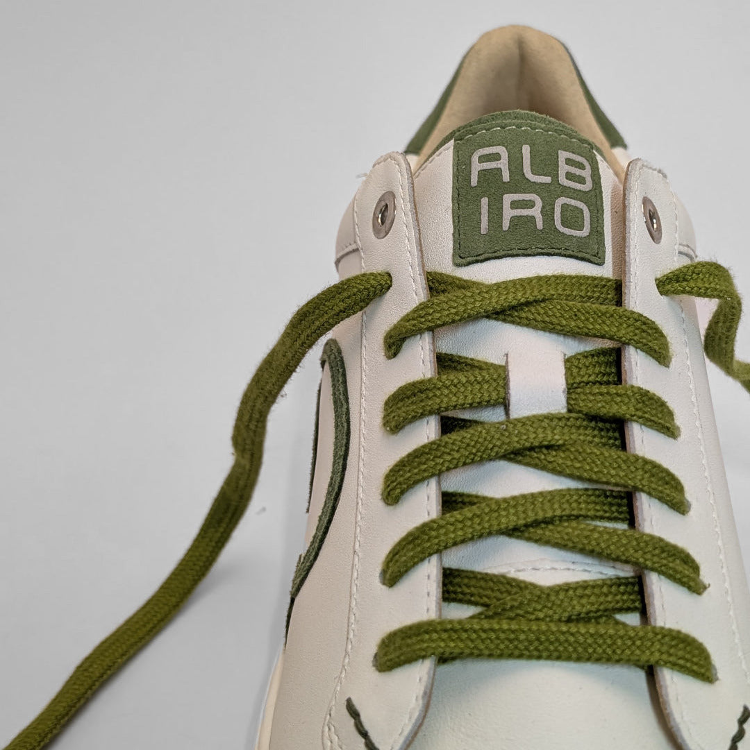 "Detailansicht des CYBRUS-ALBIRO Sneaker in weiss grün"