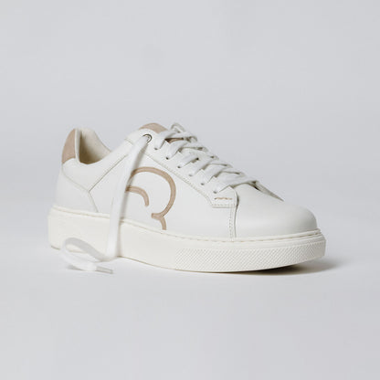 "Seitenansicht des CYBRUS Sneakers 49er in weiss beige"