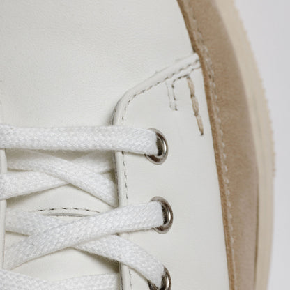 "Detailansicht des CYBRUS Sneakers 51er in beige weiss"
