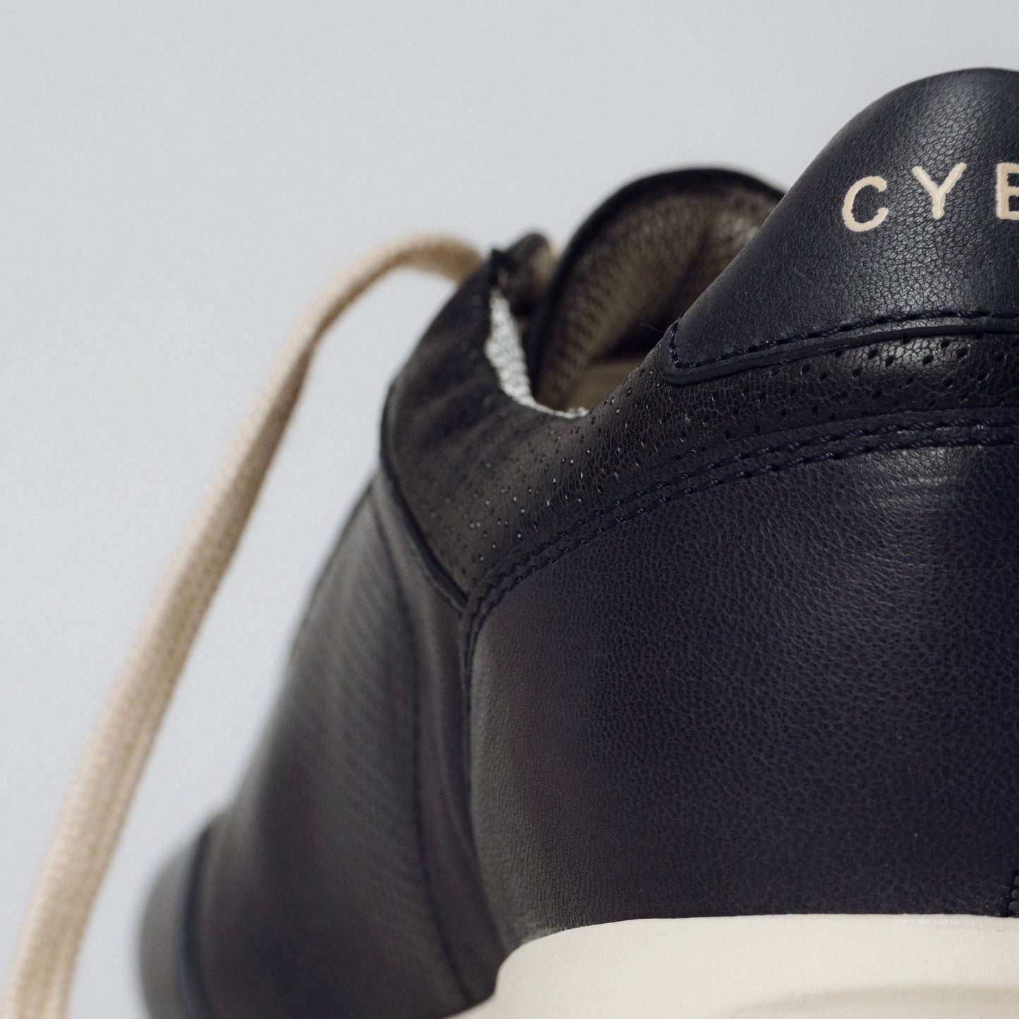 "Detailansicht des CYBRUS Sneakers ANNERY in dunkelblau"