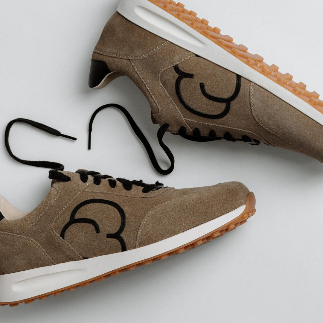 "Detailansicht des CYBRUS Sneakers ANNERY II in beige schwarz"