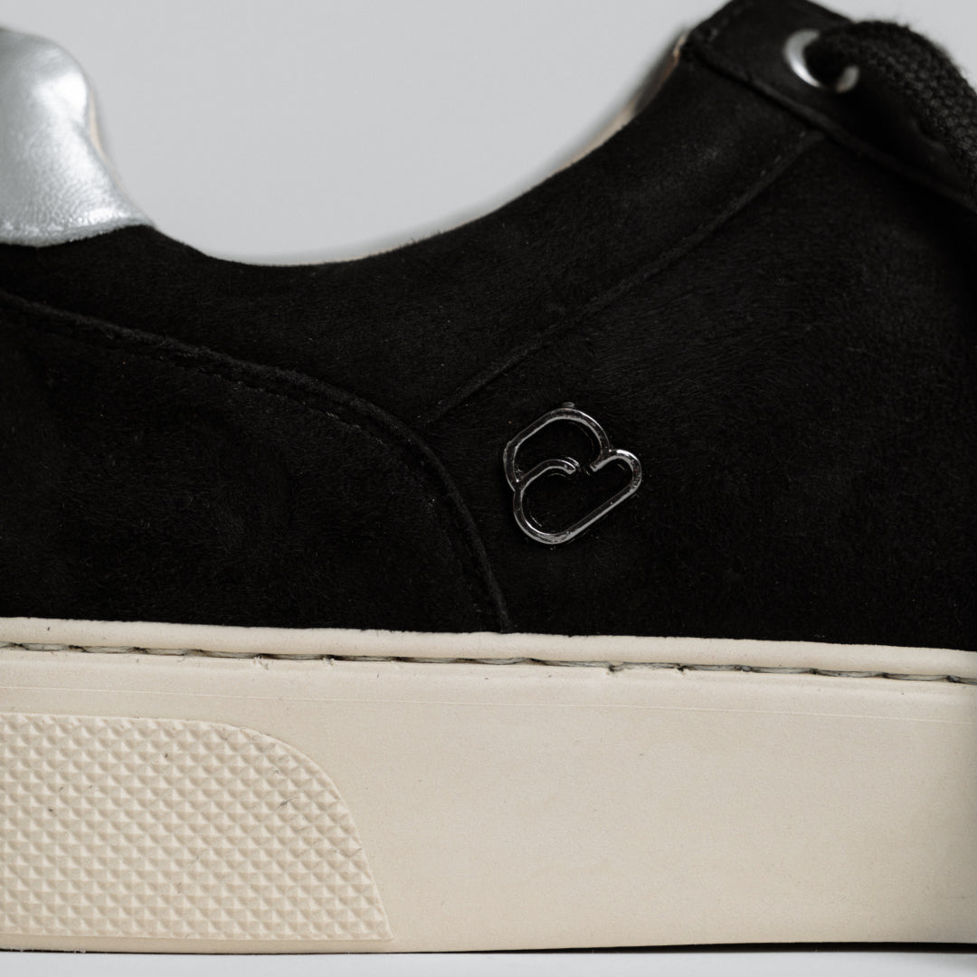 "Detailansicht des CYBRUS Sneakers LOOCY II in schwarz/silber"
