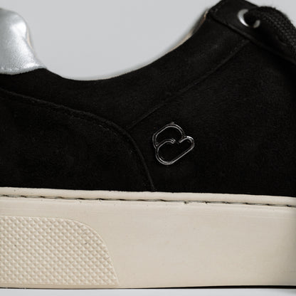 "Detailansicht des CYBRUS Sneakers LOOCY II in schwarz/silber"
