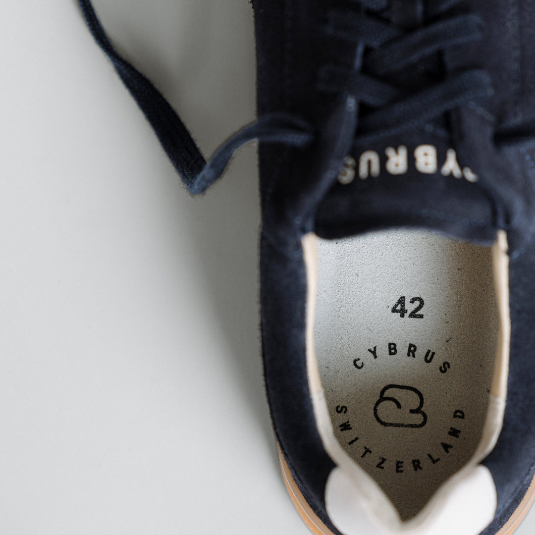 "Detailansicht des CYBRUS Sneakers LUWO II in dunkelblau"