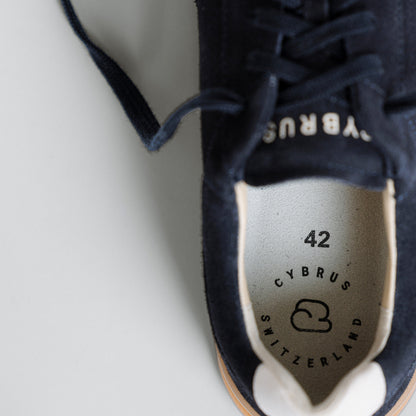 "Detailansicht des CYBRUS Sneakers LUWO II in dunkelblau"