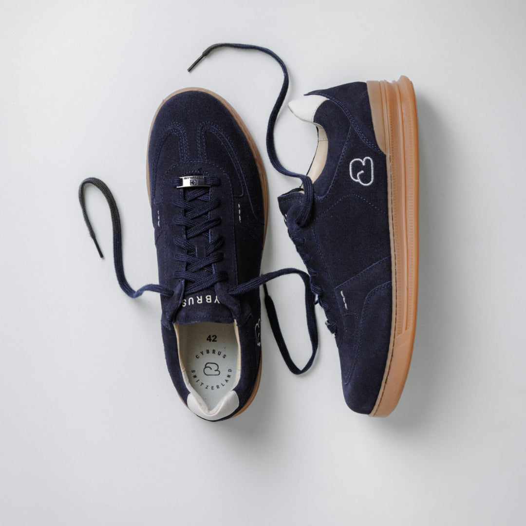 "Paarfoto der CYBRUS Sneakers LUWO II in dunkelblau"