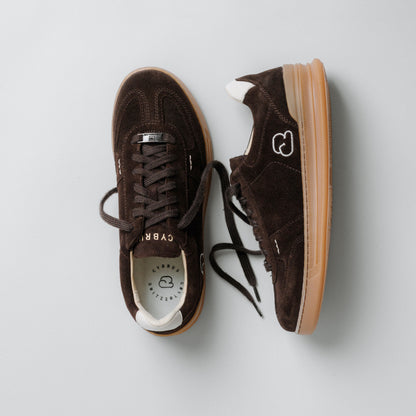 "Paarfoto der CYBRUS Sneakers LUWO II in dunkelbraun"
