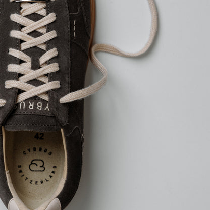"Detailansicht des CYBRUS Sneakers LUWO II in dunkelgrau"