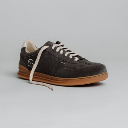 "Seitenansicht des CYBRUS Sneakers LUWO II in dunkelgrau"