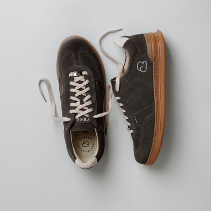 "Paarfoto der CYBRUS Sneakers LUWO II in dunkelgrau"